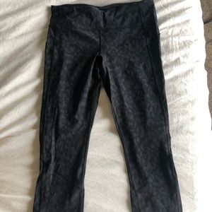 Lululemon pace rival crop
